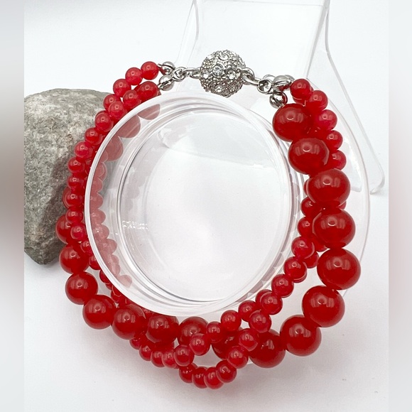RED JADE 3 STRAND BRACELET - Picture 8 of 8